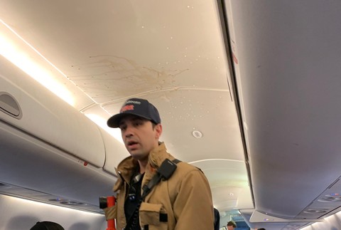 Lietadlo sa trikrát rútilo k zemi. Stačilo málo a let by skončil tragédiou