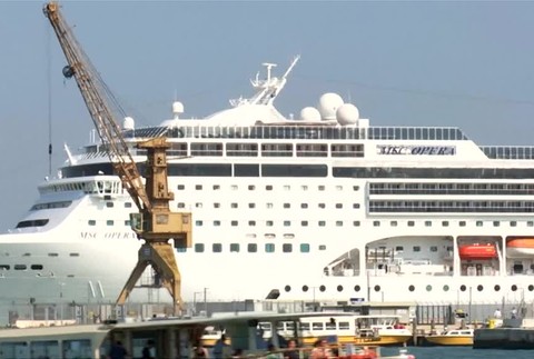 [multi] Benátky - zákaz lodí 7916