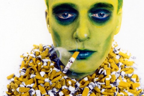 Muž fajčiar, cigarety