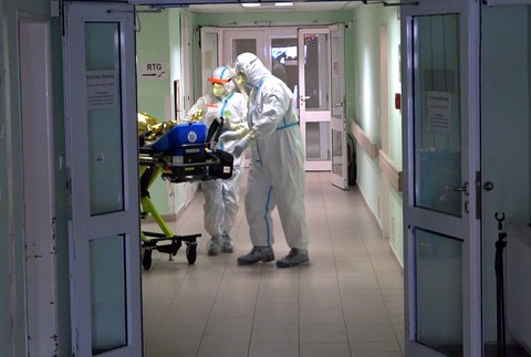 Prevoz covid pacientov z Kroměříže do Prahy