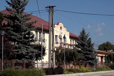 Dievča (14) nahlásilo útok dôchodcu. Porezal ju kosou, tvrdí1404