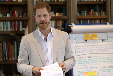 Harry na stretnutí s Jane Goodall