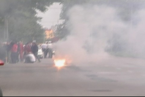 bitka futbalovych fanusikov a policajtov