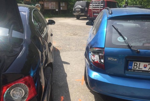 Rozbité auto.jpg