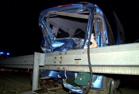 [multi] Nehoda pre Trenčíne. Robotníci si potrebovali uľaviť priamo na ceste 584