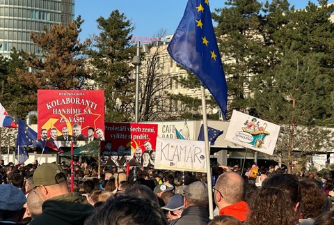 Protestný pochod centrom mesta