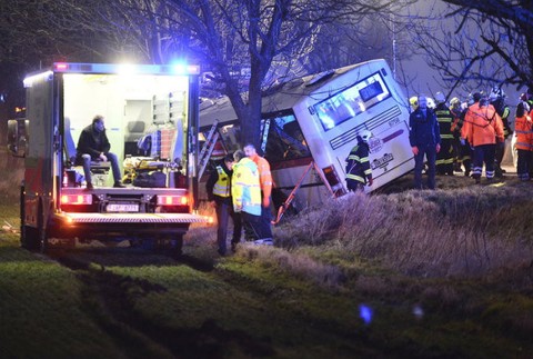 Nehoda autobusu pri Prahe