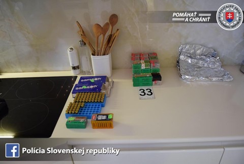 Polícia obvinila Kočnera a Szaba z nedovoleného ozbrojovania a obchodovania so zbraňami