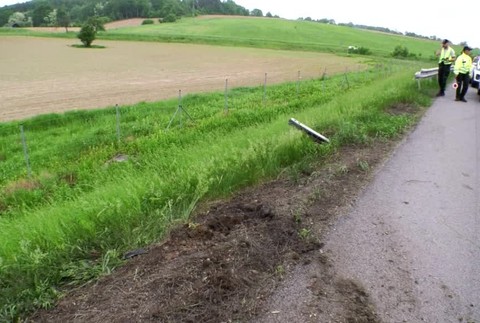 Najprv oslavovali, potom sadli za volant. Dvaja kamaráti skončili v nemocnici15024