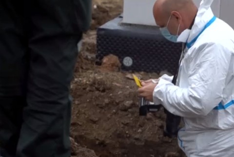 Pri stavbe rodinného domu objavili ľudskú lebku