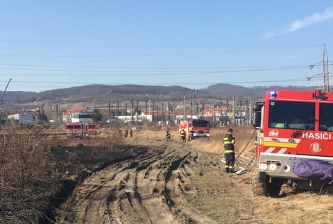 Rozsiahly požiar v Bratislave. Na mieste zasahuje 32 hasičov