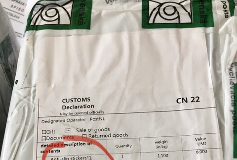 Na bratislavskej pošte zadržali kilogramy novej drogy z Holandska.