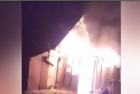 Rodina ostala bez strechy nad hlavou.