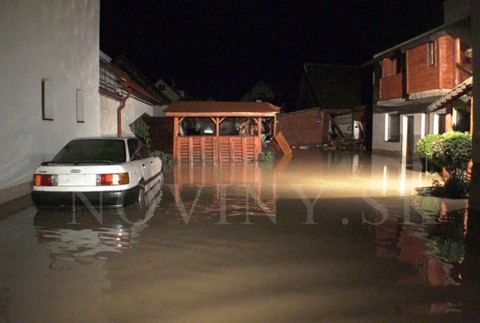 Silná prietrž mračien sa večer prehnala Liptovom. 