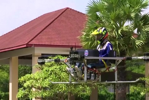 [multi] Dron ako taxik 1502