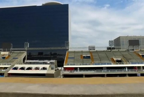 Ukážeme vám karneval, kde sú samé sexi ženy