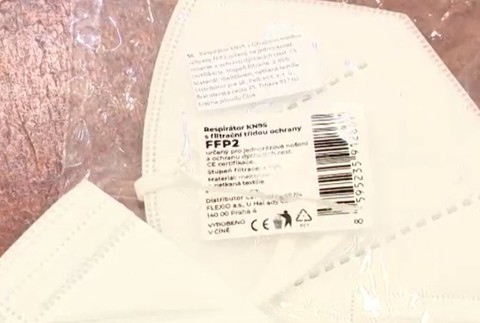 Medzi rúškami a respirátormi sa objavili falzifikáty.