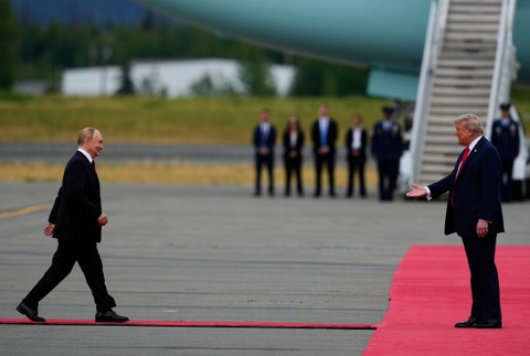 Putin sa blizi k Trumpovi