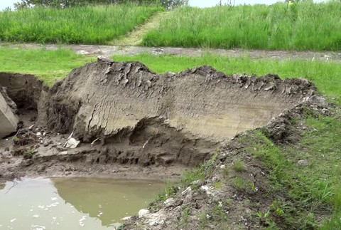 [multi] Kapitána lode, ktorá poškodila ochranný val na Dunaji, chytili vo Viedni 4752
