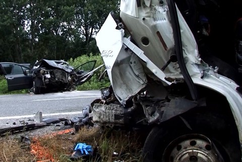 zničené autá po vážnej nehode