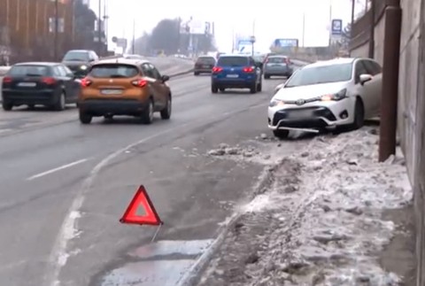 Mladíkovi, ktorý v Žiline poškodil niekoľko áut, hrozí vysoká trest 