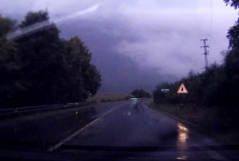 Séria bleskov na Horehroní pripravila mladú rodinu o strechu nad hlavou, dom úplne vyhorel 