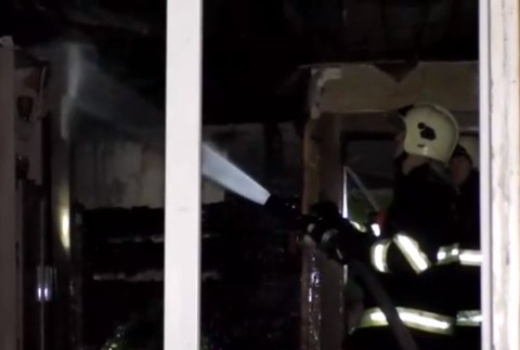 Mimoriadne náročná noc pre hasičov na Spiši. S požiarom bojovali v troch okresoch