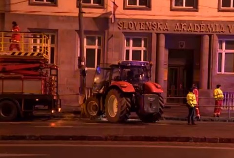 Traktorista to nezvládol