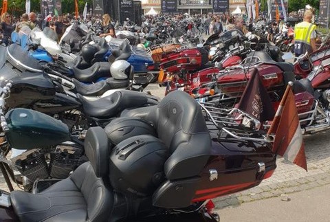 spanilá jazda Harley Davidson