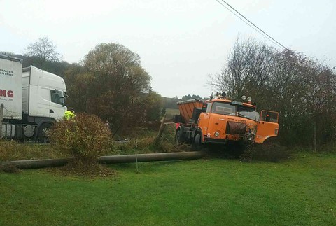 Zrážka vozidiel sa skončila tragédiou. O život prišiel jeden z vodičov