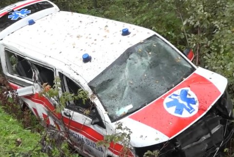 Na severe Slovenska havarovala sanitka.