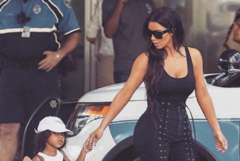 Kim Kardashian so svojimi deťmi