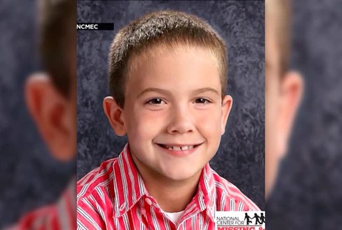 Zázračný návrat strateného chlapca. Tvrdí, že ho osem rokov týrali únoscovia