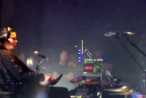 Neovláda ruky ani nohy, napriek tomu zabáva ľudí. Výnimočný DJ mieri až na olympiádu