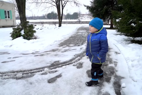 Malý bojovník vyhráva nad unikátnou chorobou. Liečba ale stojí takmer milión eur ročne