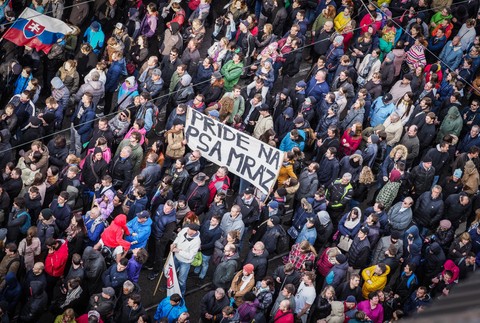 Protikorupčný pochod študentov v Bratislave.jpg