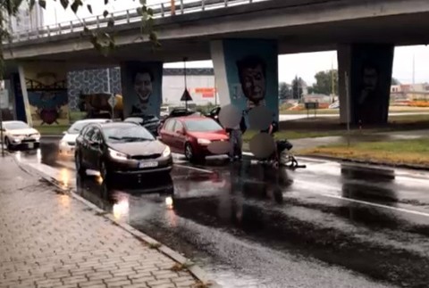 Školákov zrazil na priechode 