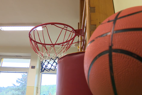 Mladého Lukáša zasiahol elektrický prúd. Teraz sa chce už vrátiť domov a znovu chodiť