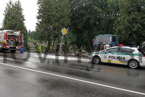 Liptovský Hrádok nehoda Tatrovka cintorín 3