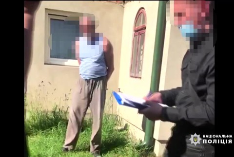 [multi] Farár predal zbrane 5240