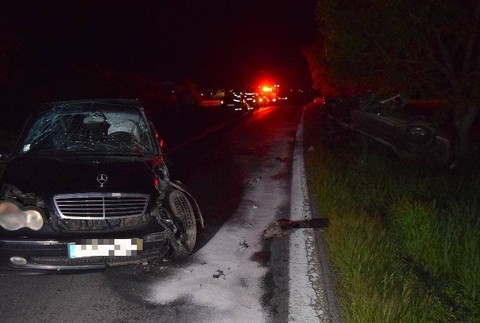 Vážna nehoda pri Rimavskej Sobote. Mladík čelne narazil do 20-ročnej vodičky