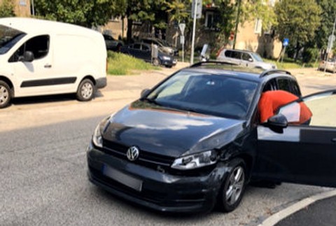 Policajt NAKA mohol po nehode mesiace šoférovať. Ani po 200 dňoch prípad neukončili