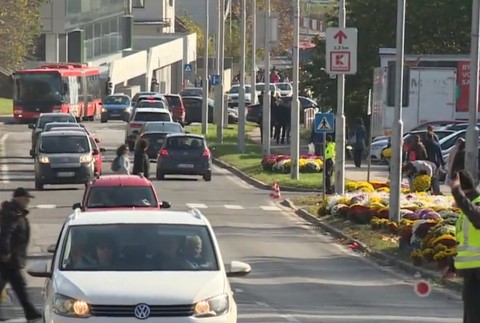 Zvýšené riziko nehôd a požiarov. Počas sviatočných dní sú v pohotovosti hasiči a aj policajti