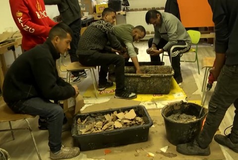 Všetci prepadli, školu zrušia.