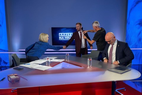 Analýzy Na hrane s Michalom Šipošom a Branislavom Gröhlingom