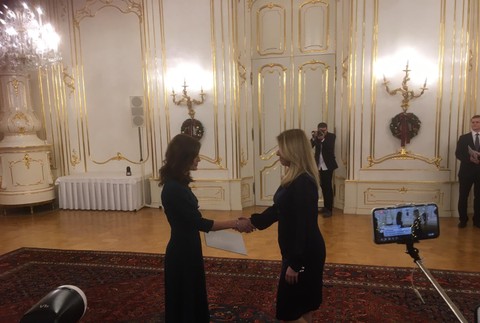 Zuzana Čaputová prijíma demisiu Andrey Kalavskej, vymenúva Petra Pellegriniho