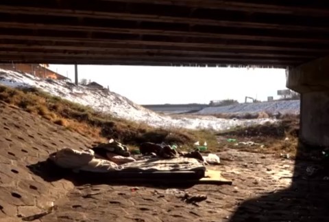 Zima si už vyžiadala tri obete. V Prešove majú vešiak, ktorý zachraňuje životy