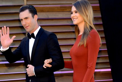 Adam Levine s manželkou