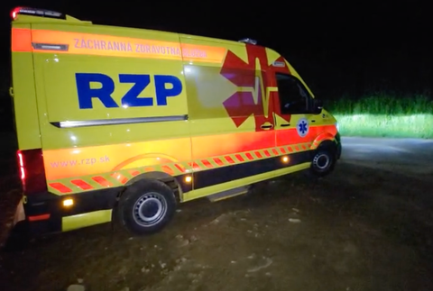 Muž sa zabarikádoval v dome