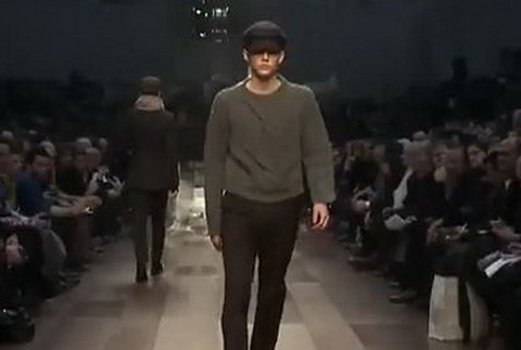 supermodel tom nicon na mole, vzdialene